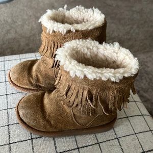 🚨SOLD🚨Girls UGG boot